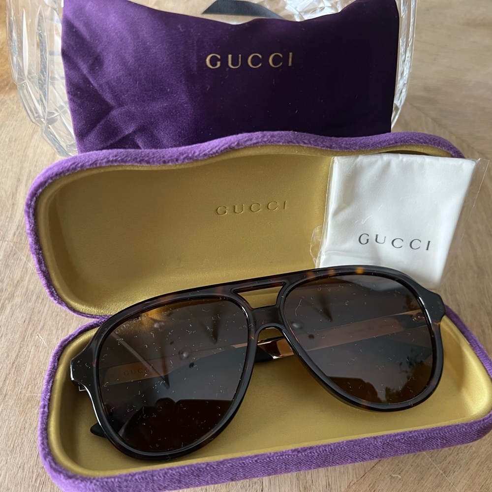 Gucci Tortoiseshell Aviator Sunglasses - Picture 6 of 6